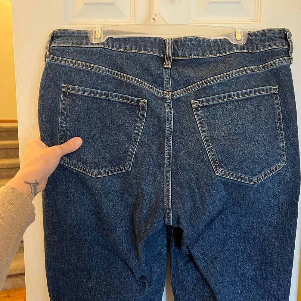 Old Navy,size 16 Indigo,medium wash,crop ankle,raw hem. - Picture 6 of 8